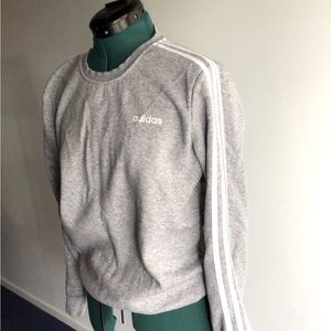 Cute slim fitting medium crew neck